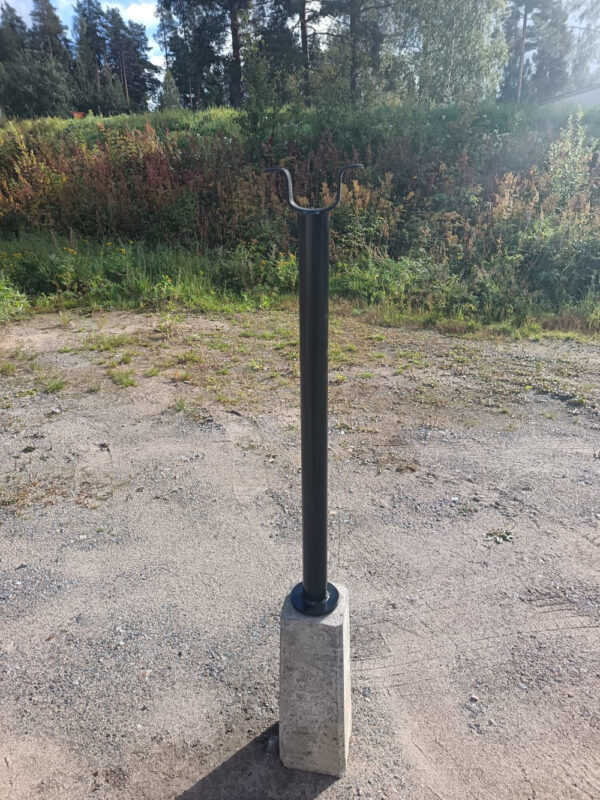 Puomin pidiketolppa
